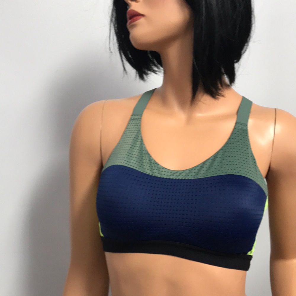 NWOT Victoria Secret Sport bra S36B